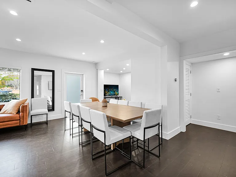 150 NE 50th Ter — Photo 46
