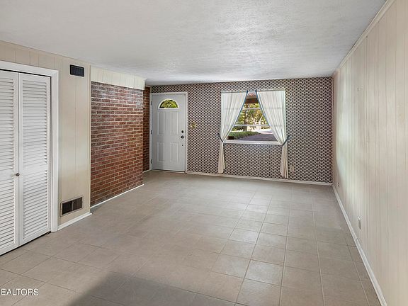 4th image of 7029 SW Shadyland Dr
