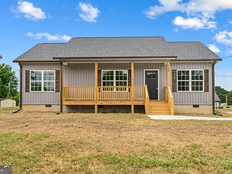 139 Kirby Young Rd SE — Photo 1
