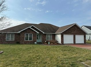 1111 Early Bird Ln, Marion, IL 62959