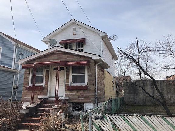 3rd image of 644 E 49th St
