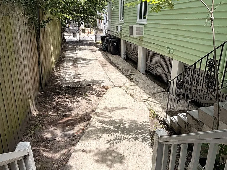 3314 Carondelet St #B — Photo 13