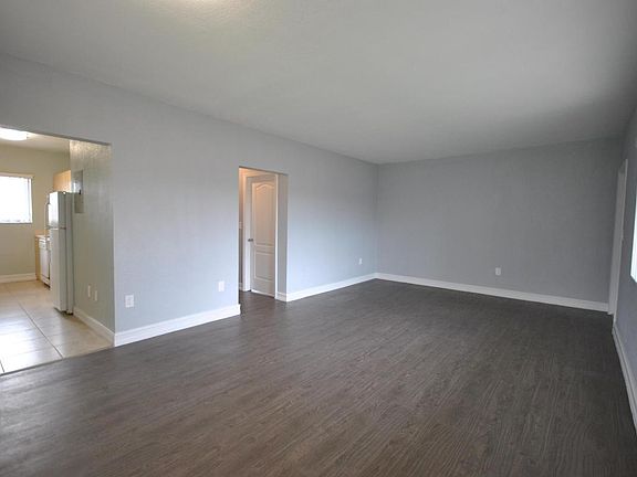 5th image of 10200 E Bay Harbor Dr APT 1D