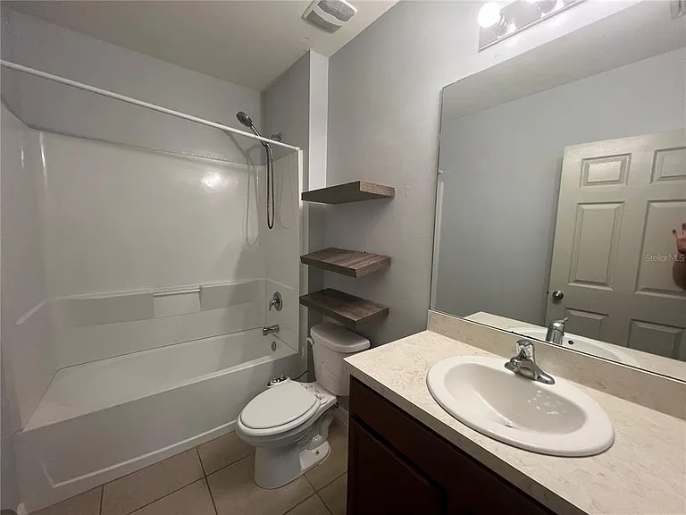 3287 Trentwood Ln — Photo 5