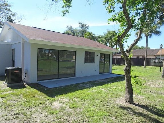 3rd image of 10502 Parkcrest Dr