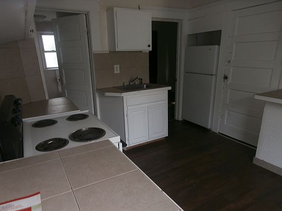 5th image of 422-24 24 Rich St