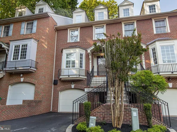 11 Rockford Mews Ct, Wilmington, DE 19806