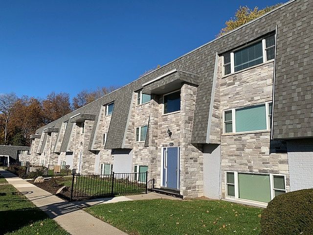 1st image of 1103 Evans Ave #11193390