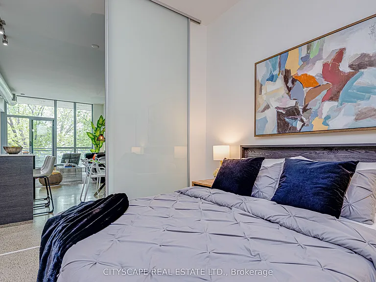 510 King St E #313 — Photo 24
