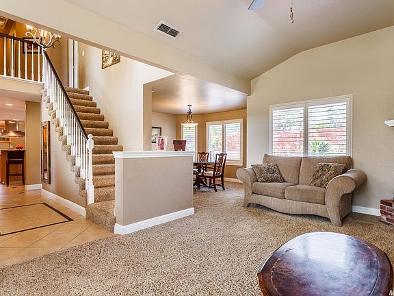 5th image of 8425 Blossom Hill Ct