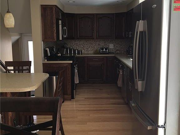 4th image of 124 Covington Dr