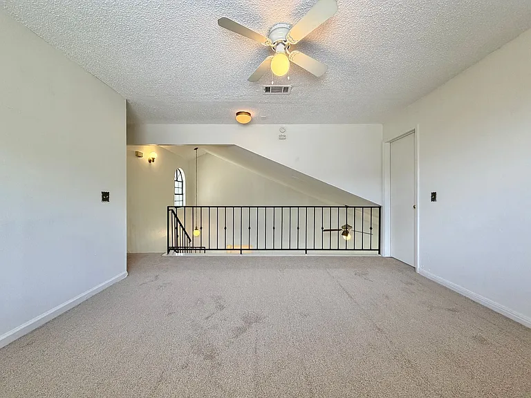 2110 Warfield Way — Photo 20