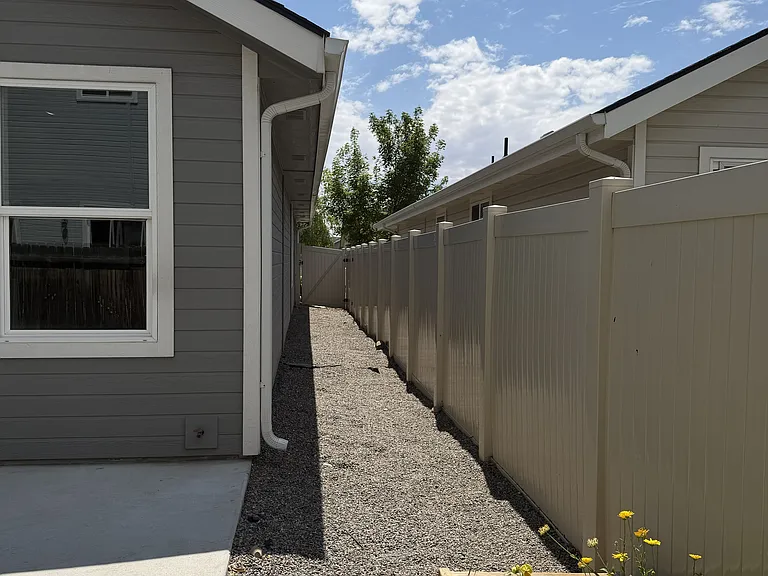 246 W Waukesha St — Photo 23