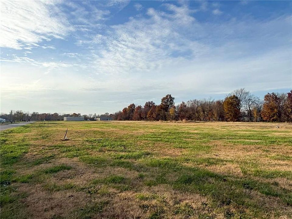 1st image of S 9th St