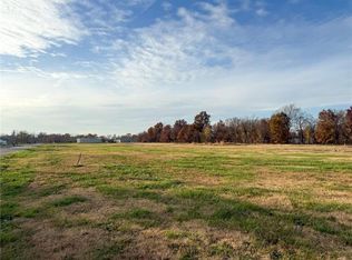 S 9th St, Chetopa, KS 67336