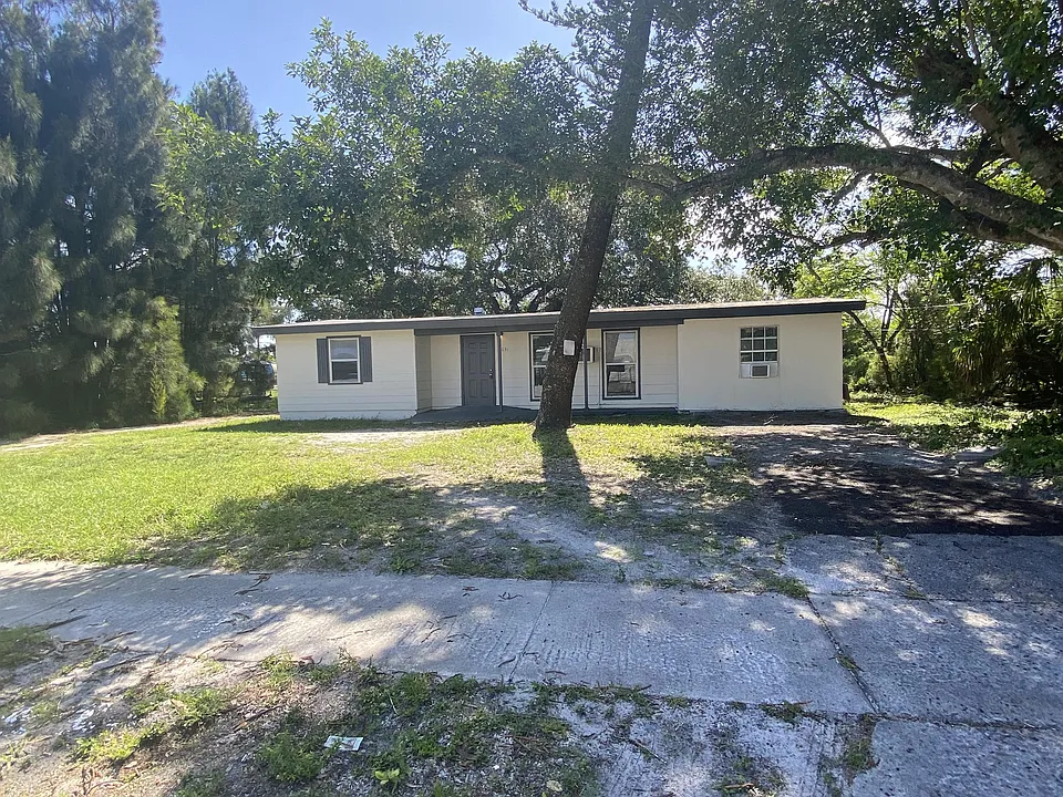 1631 Palmetto Ave