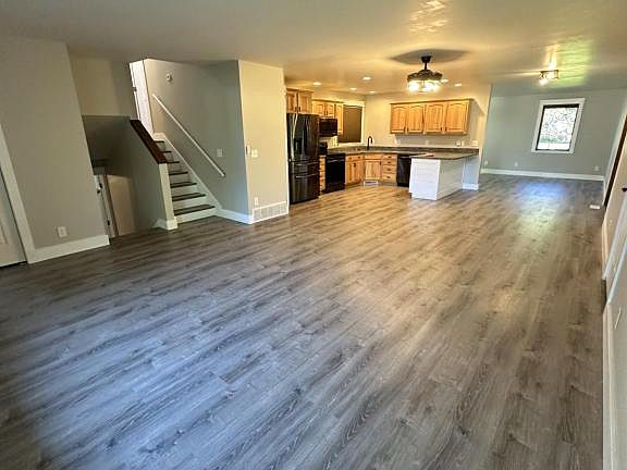 3rd image of 4831 Cattail Ln