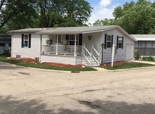 1130 Candlewood Rd, Elgin, IL 60123