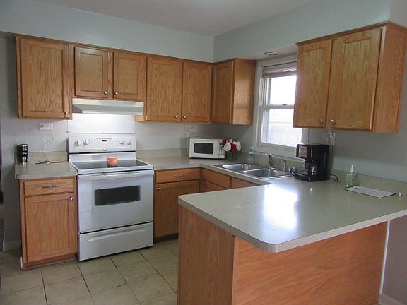 4th image of 1233 Edgewater Blvd