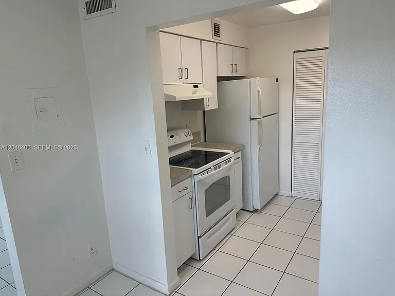 500 NE 2nd St #408 — Photo 3