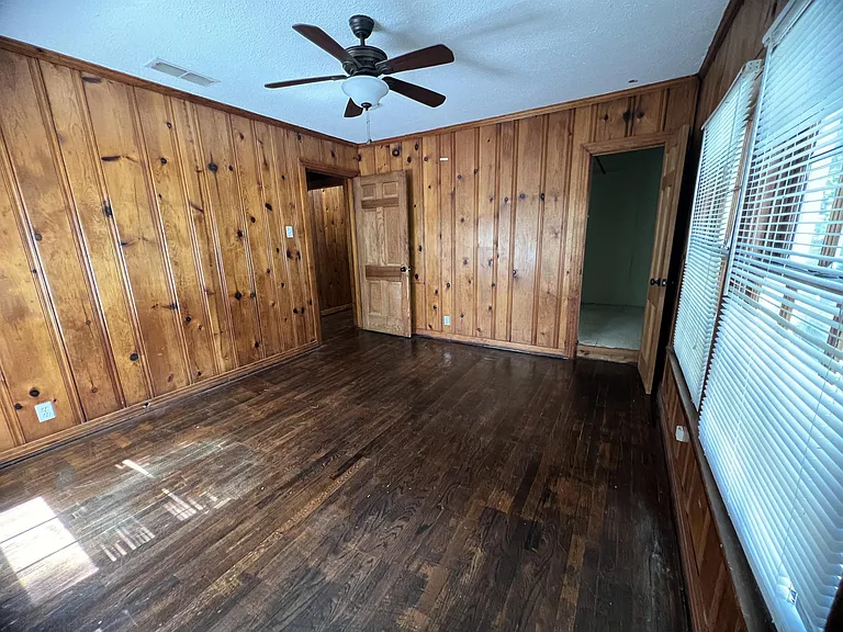 upstairs bedroom 5