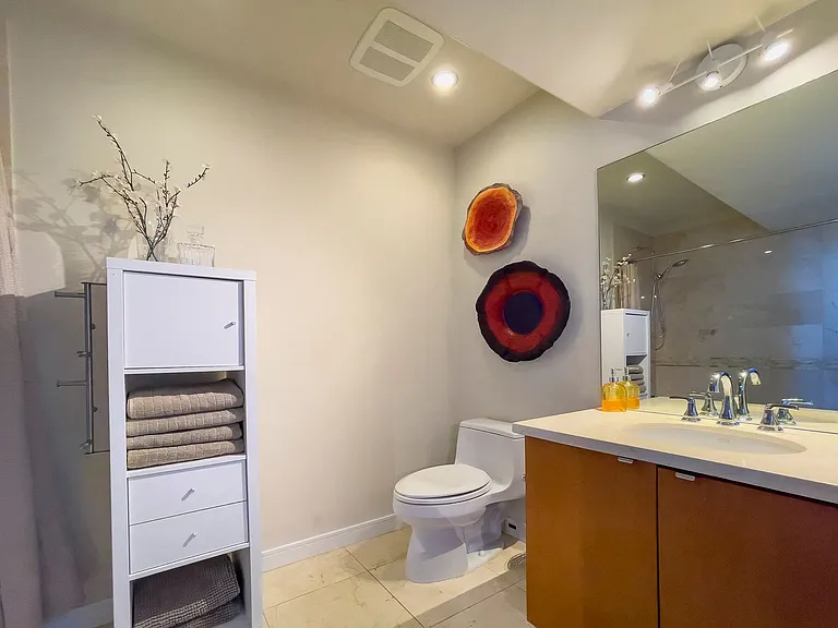 550 Front St #907 — Photo 22