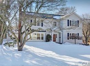 61 Applegate Rd, Fairfield, CT 06825
