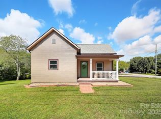 10 Lake St, Granite Falls, NC 28630