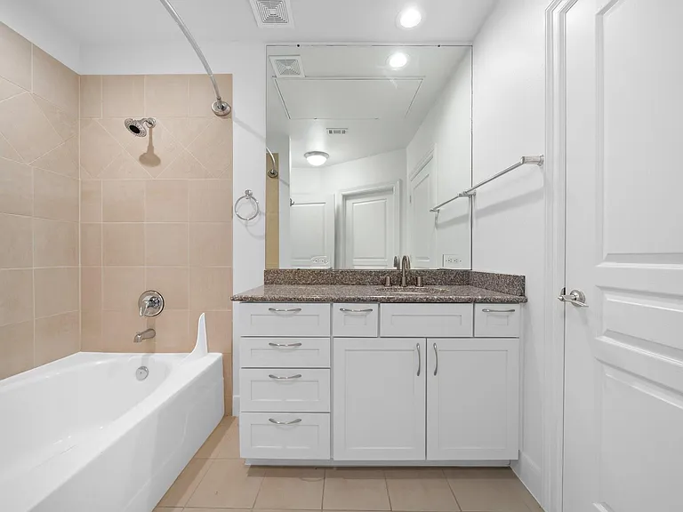 3333 Allen Pkwy #801 — Photo 3