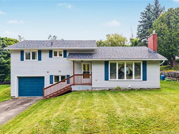 12 McNair Dr, Nackawic, NB E6G 1A7