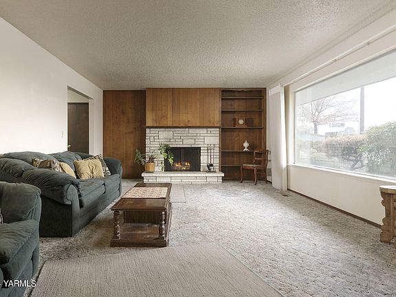 3rd image of 410 N 35th Ave