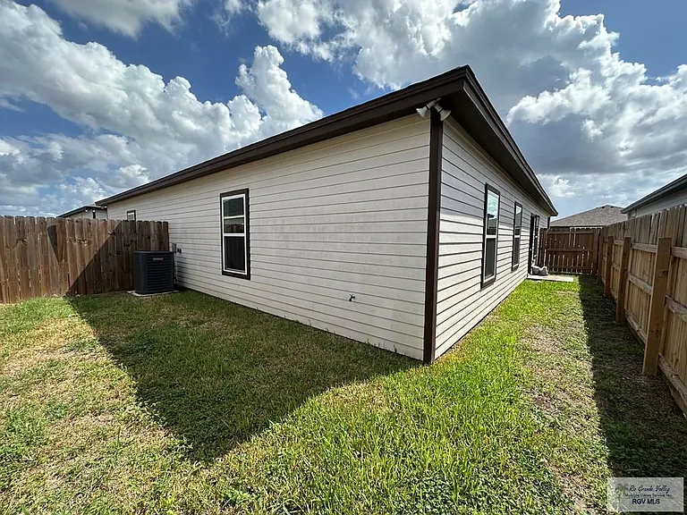 2432 S Valley Cir #B — Photo 10