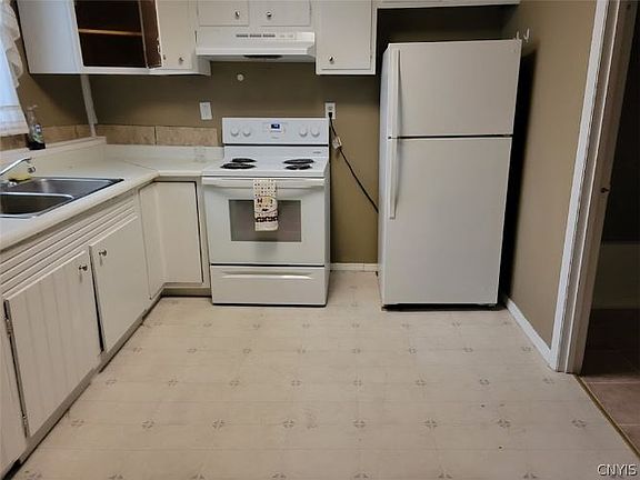 3rd image of 123 E Broadway St #127