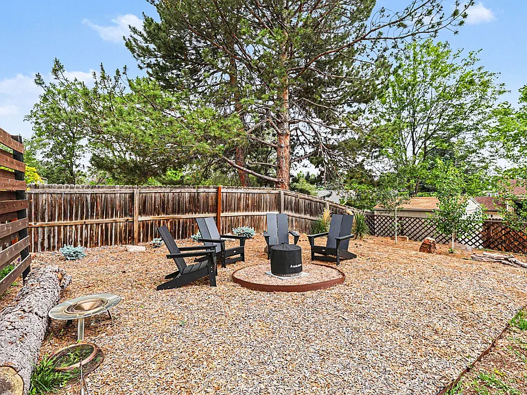 8821 W 93rd Pl — Photo 19