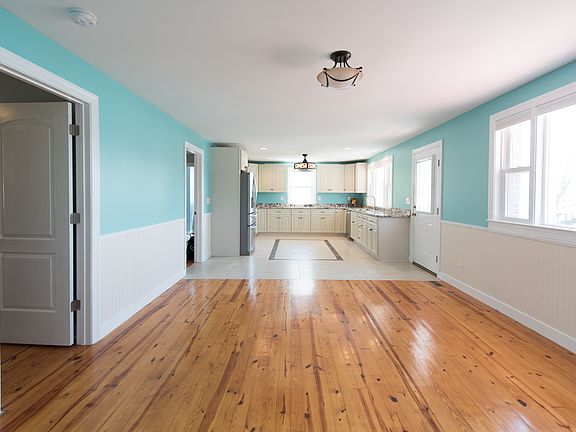 3rd image of 347 N Lakeshore Dr