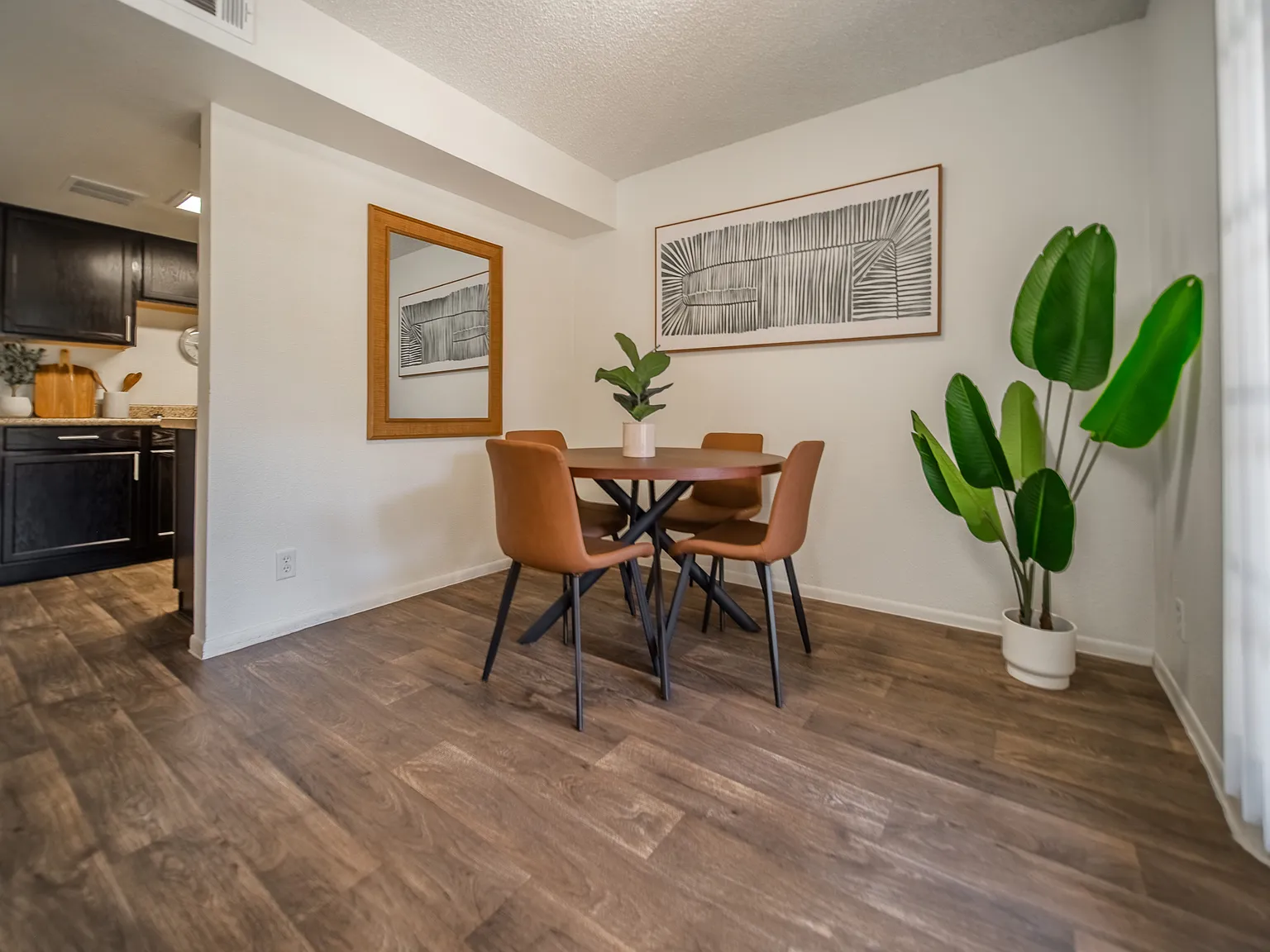 Country Club Meadows Apartments — Photo 4