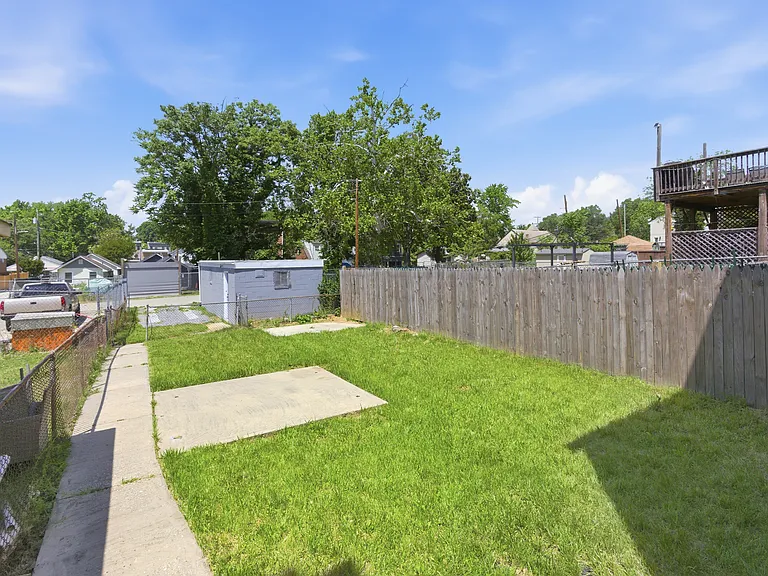 312 60th St NE #B — Photo 13