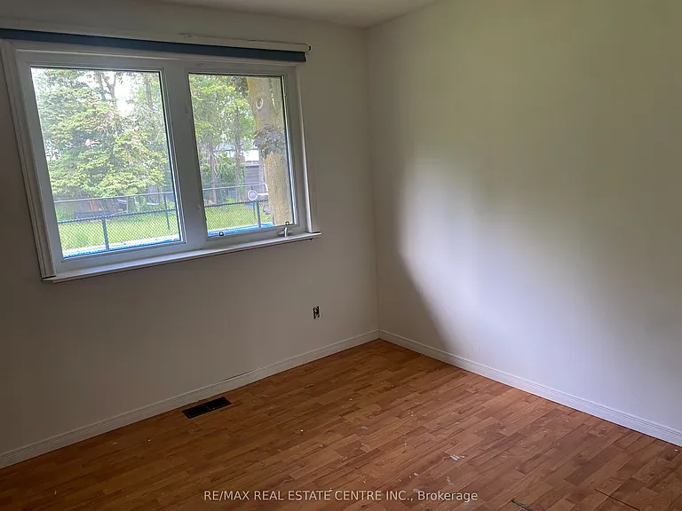 29 Victoria St — Photo 13