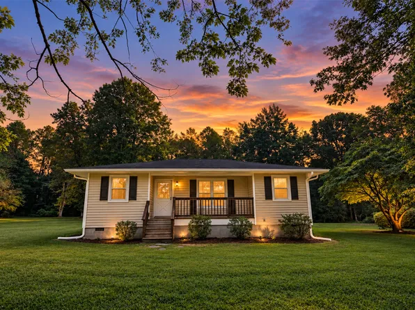 155 Rubys Ln, Shacklefords, VA 23156