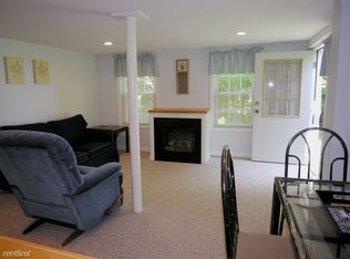 9 Farnsworth St #B, New London, CT 06320