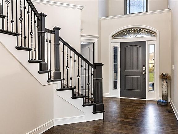 3rd image of 2901 NE Marywood Ln