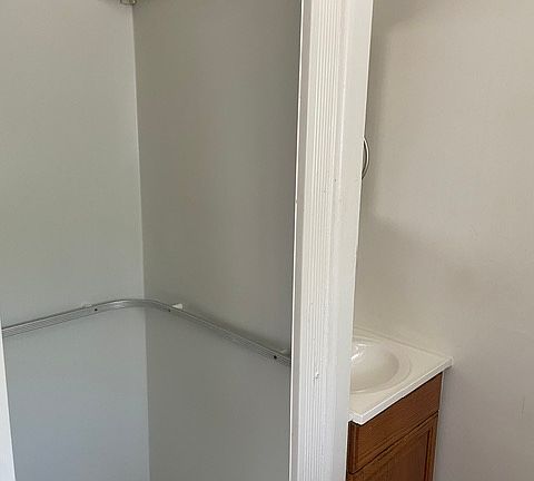2nd image of 1408 E Concord St #2
