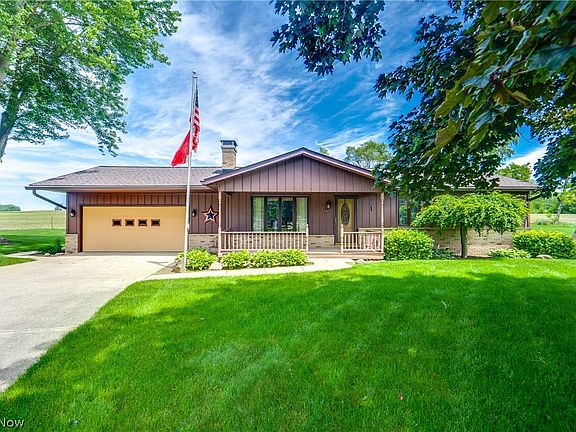 2nd image of 2840 Meadowbrook Dr