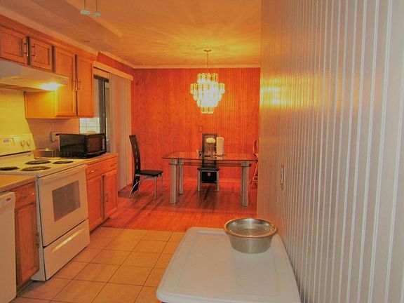 4th image of 1425 Sholly Ave
