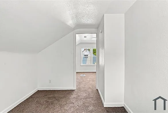 11736 Duchess St — Photo 21