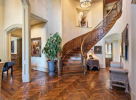 2nd image of 5016 Castle Creek Ct