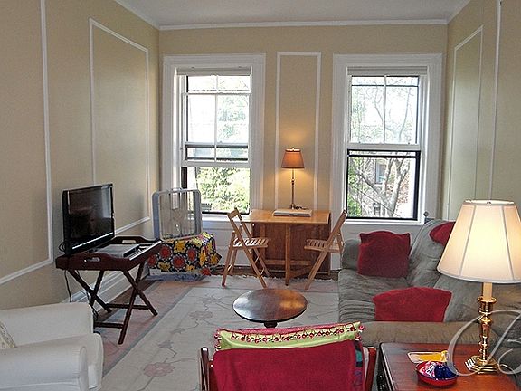 3rd image of 62 W 89th St APT 4R