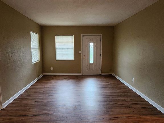 4th image of 5067 Kerle St