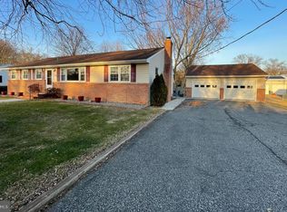 100 Georgia Rd, Pennsville, NJ 08070