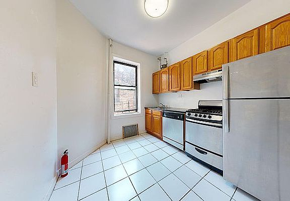 3rd image of 552 W 184th St #55Z